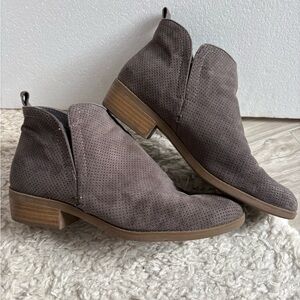 Universal Thread Perforated Ankle Booties - Taupe SZ 8